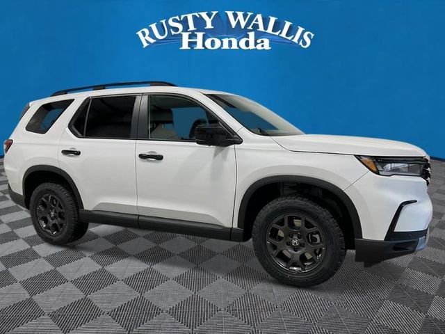 New 2025 Honda Pilot TrailSport image 2