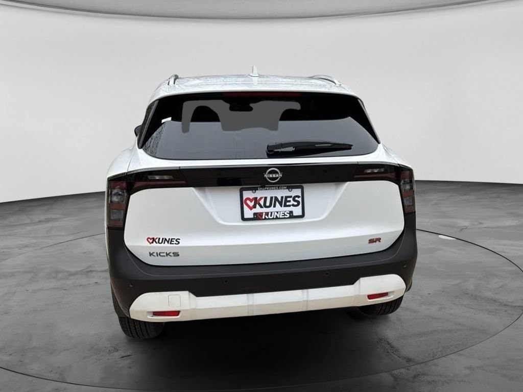 Used 2025 Nissan Kicks SR FWD image 8