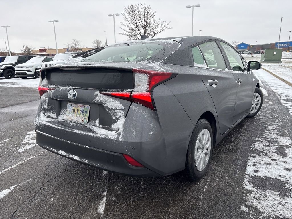 Used 2021 Toyota Prius LE image 10