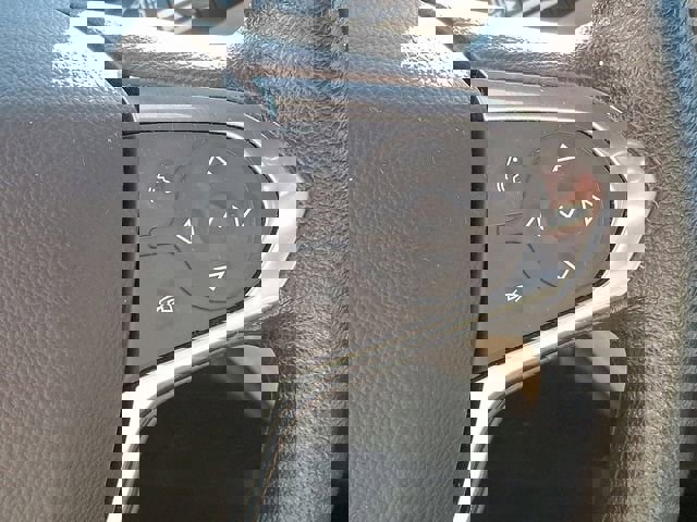 Used 2022 Chevrolet Traverse LS image 31