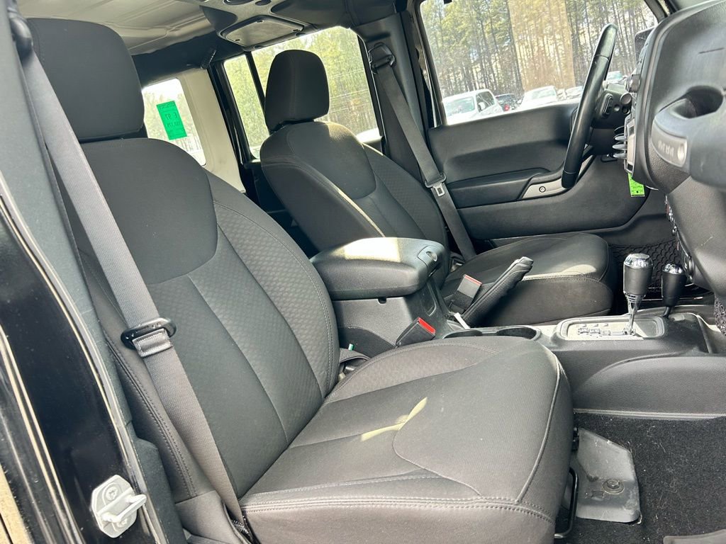 Used 2016 Jeep Wrangler Unlimited Willys image 14