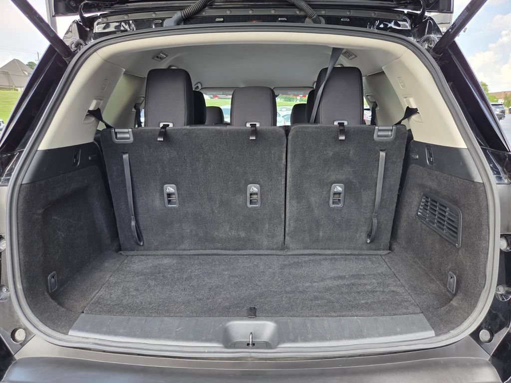 Used 2025 Nissan Pathfinder SV AWD/4WD image 15