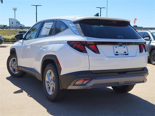New 2025 Hyundai Tucson SE image 3