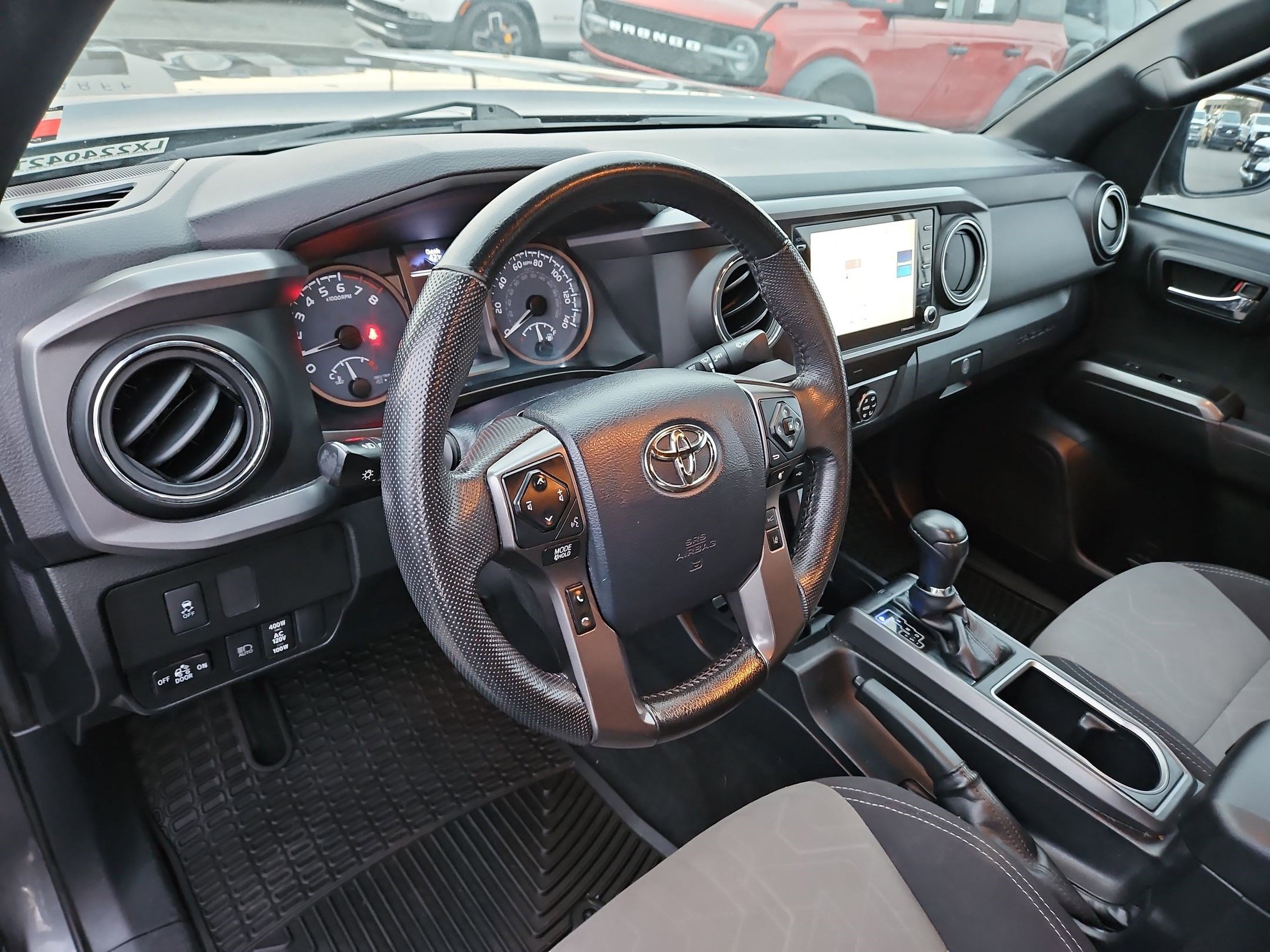 Used 2020 Toyota Tacoma TRD Off-Road w/ Technology Package image 14