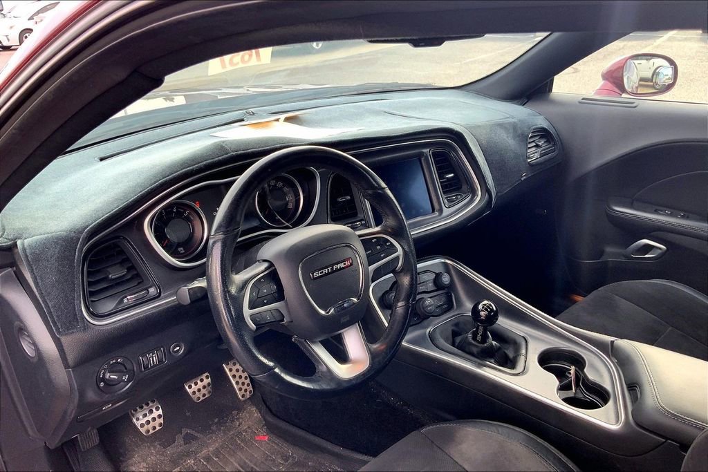 Used 2018 Dodge Challenger R/T Scat Pack w/ Leather Interior Group RWD image 9