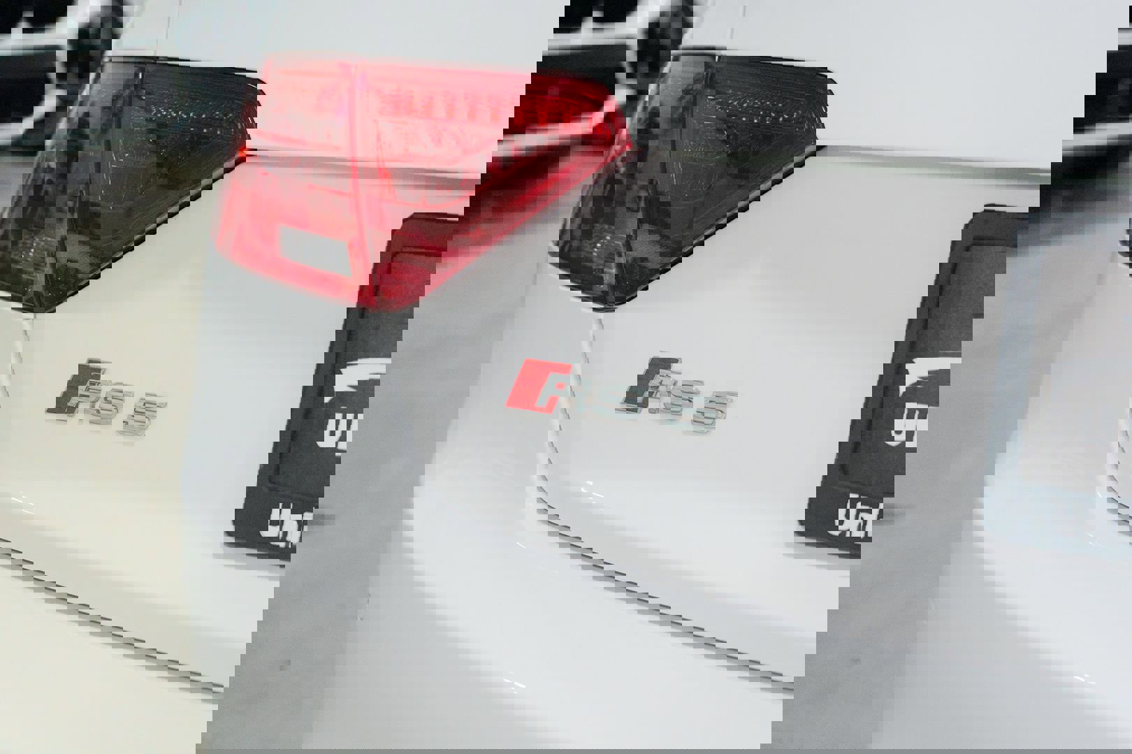 Used 2013 Audi RS 5 Coupe w/ Audi MMI Navigation Plus Pkg image 9