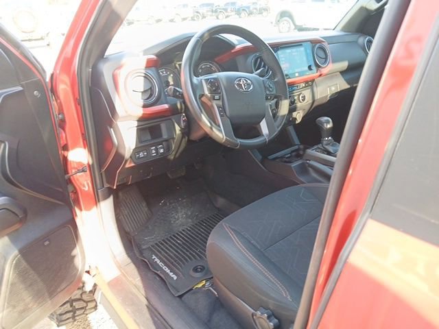Used 2017 Toyota Tacoma TRD Sport image 46