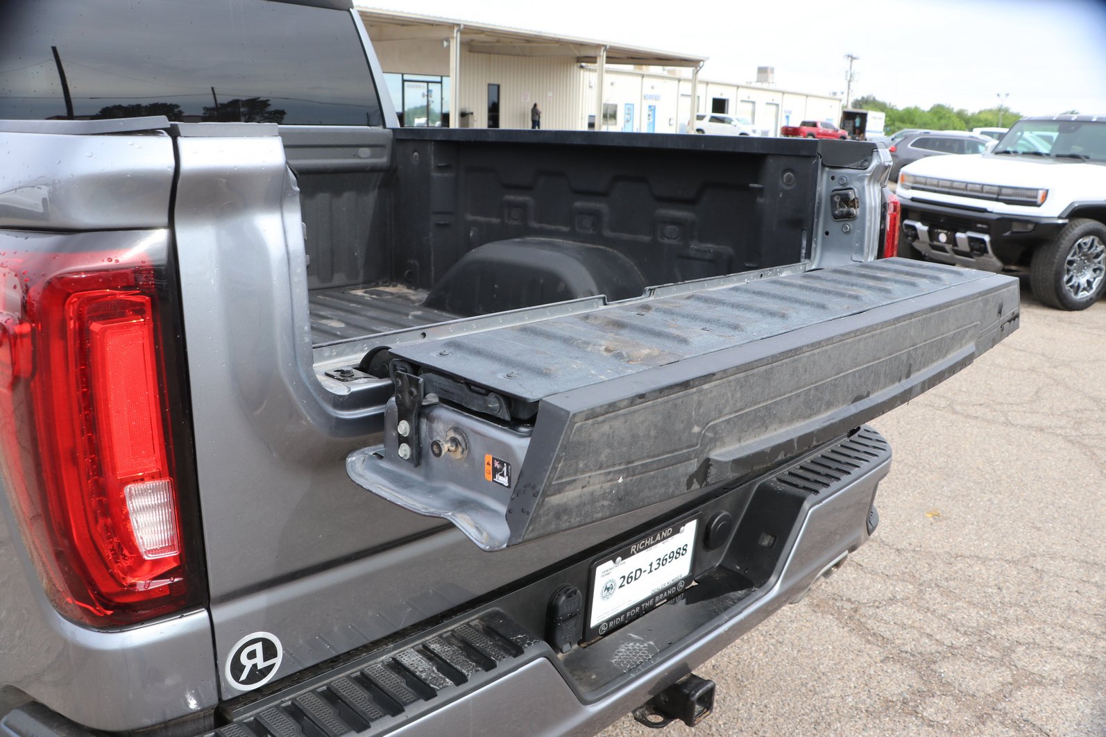 Used 2022 GMC Sierra 1500 AT4 AWD/4WD image 29