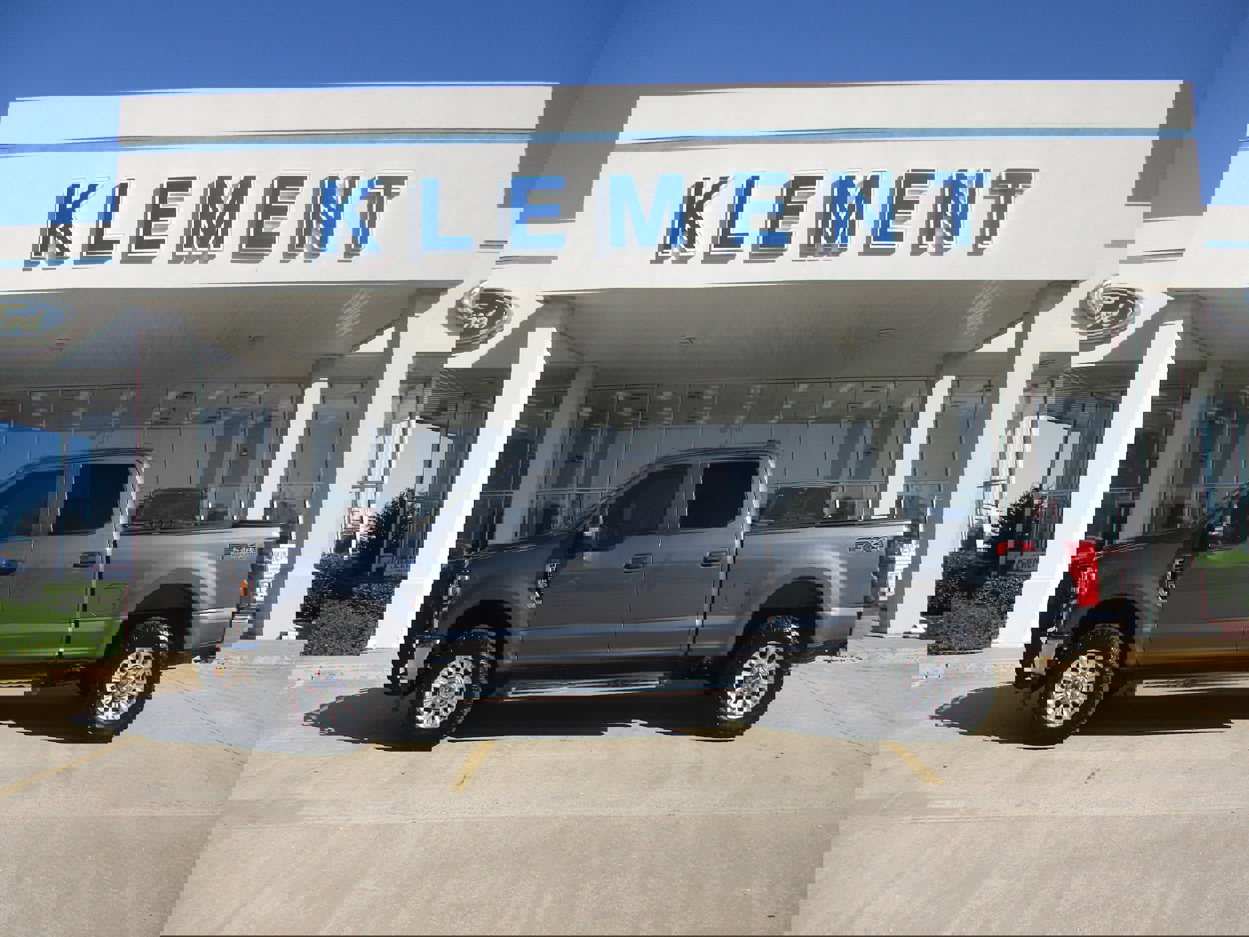 Used 2022 Ford F250 XL w/ STX Appearance Package image 1