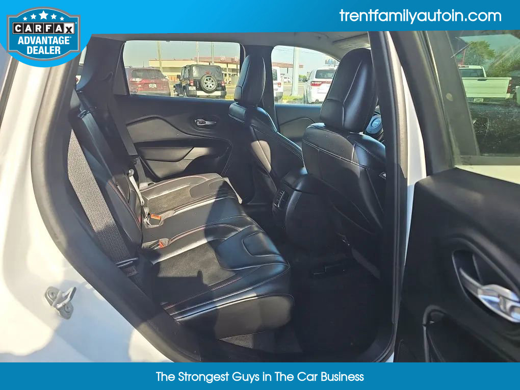 Used 2020 Jeep Cherokee Trailhawk image 16