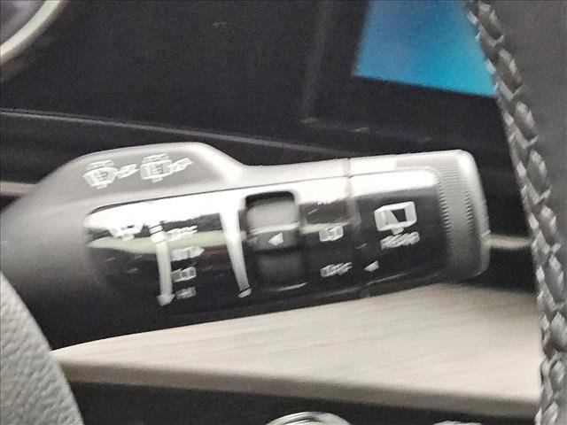 Used 2024 Kia Carnival EX FWD image 23