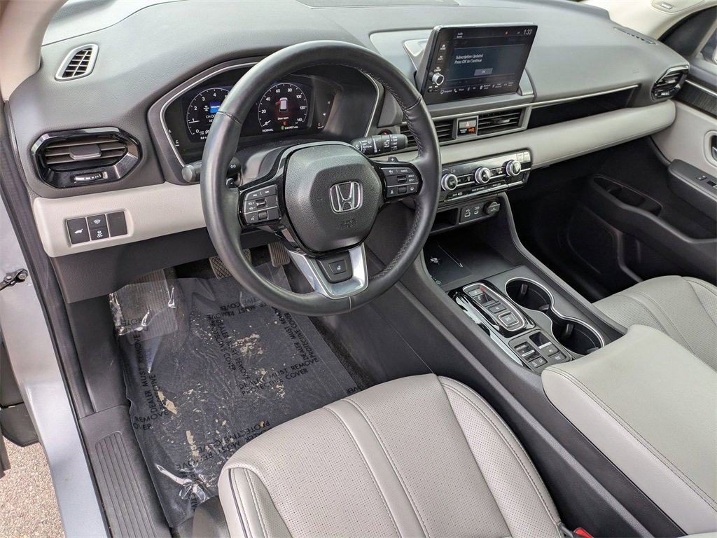 Used 2023 Honda Pilot Elite image 12