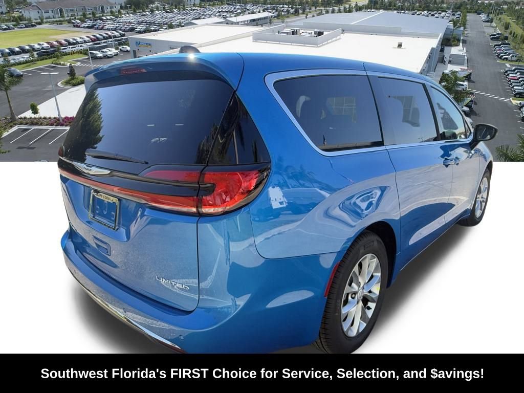 New 2026 Chrysler Pacifica Limited image 5