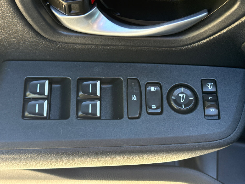 Certified 2025 Honda Pilot Black Edition image 15
