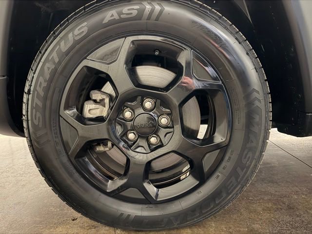 Used 2023 Jeep Compass Trailhawk image 10