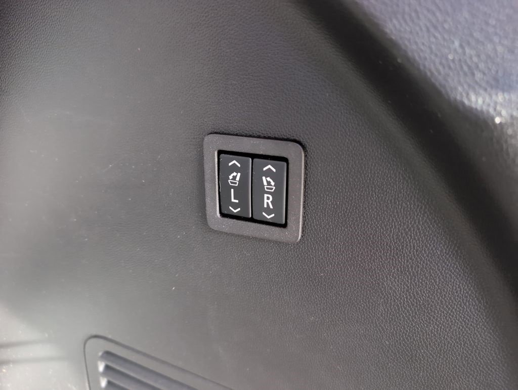 Used 2018 Buick Enclave Avenir w/ Avenir Technology Package image 10