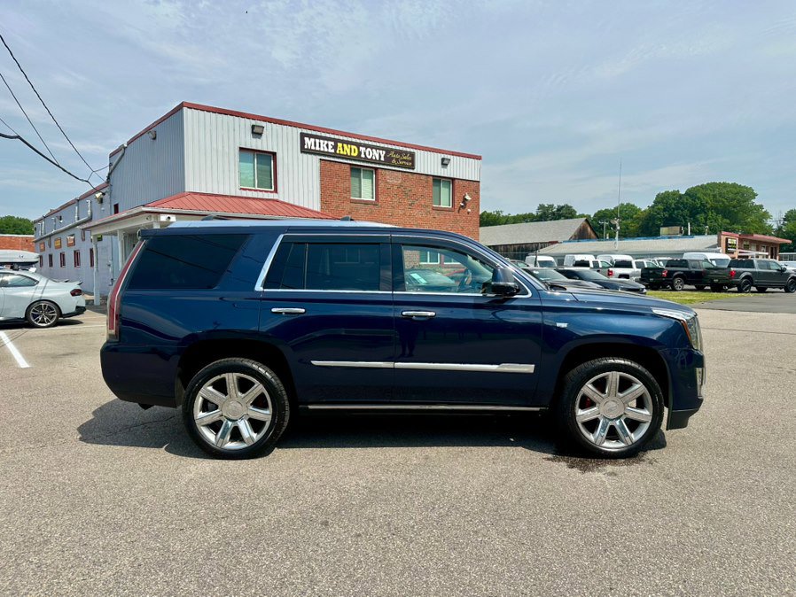Used 2018 Cadillac Escalade Premium Luxury AWD/4WD image 5