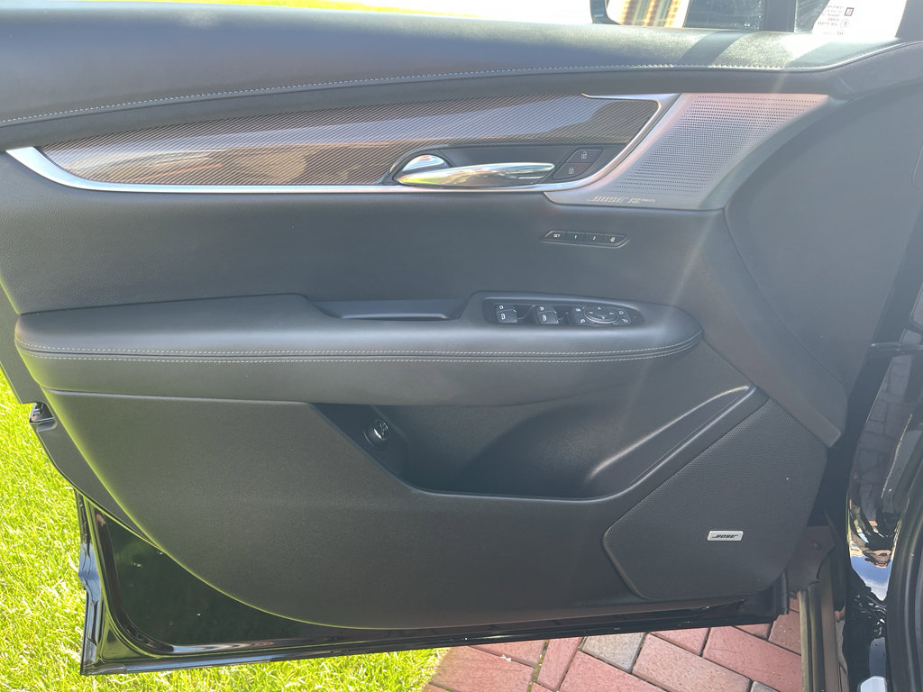 Used 2025 Cadillac XT6 Sport w/ Platinum Package AWD/4WD image 21