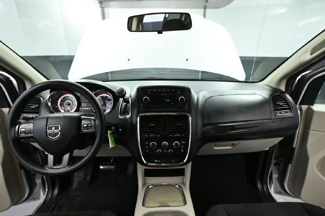 Used 2012 Dodge Grand Caravan SXT FWD image 18