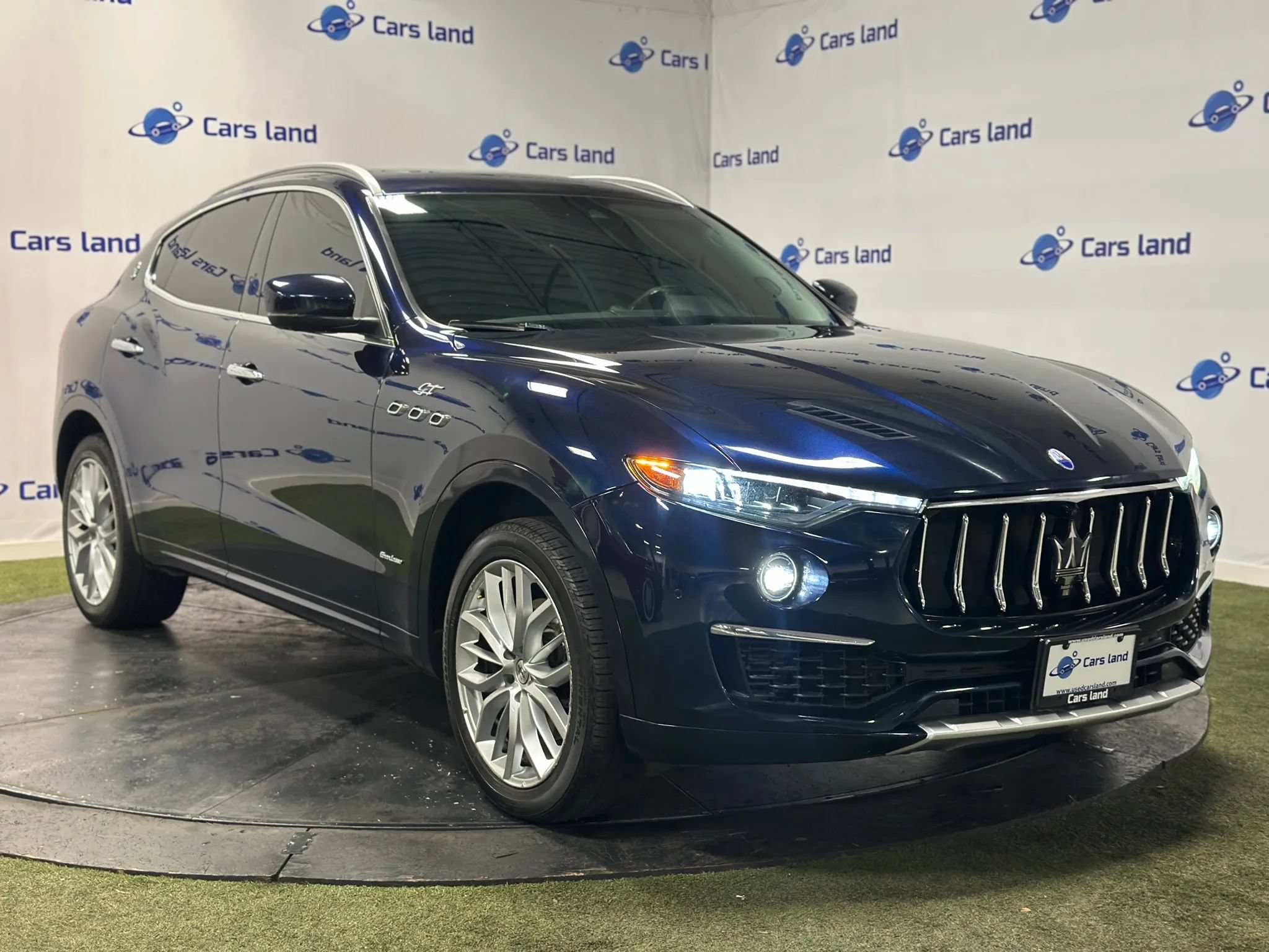 Used 2019 Maserati Levante GranLusso AWD/4WD image 1