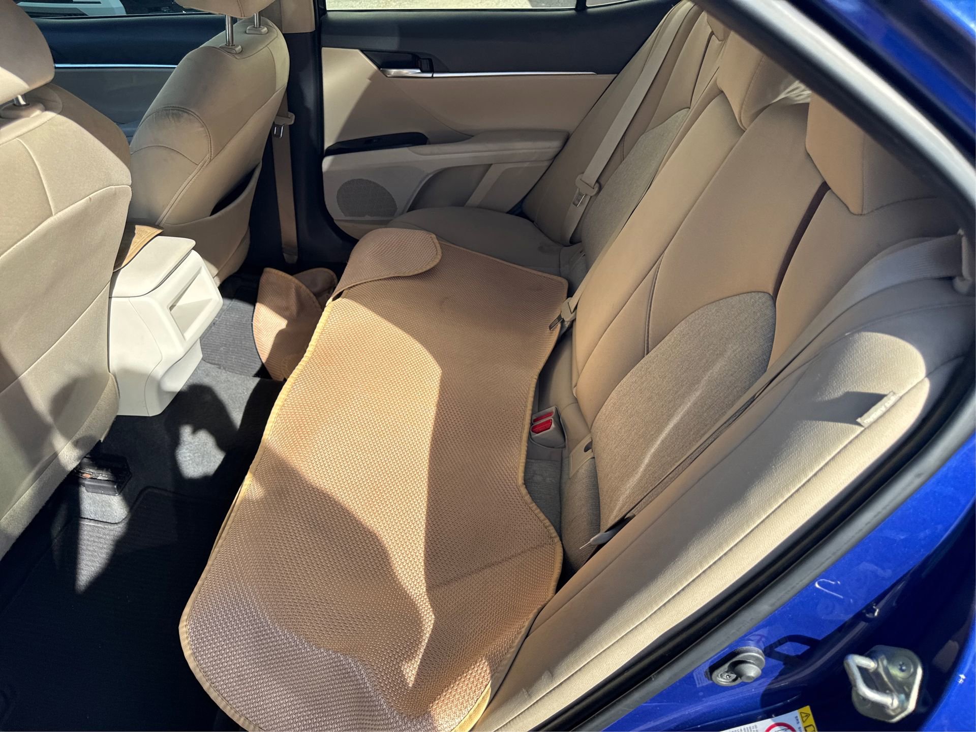 Used 2018 Toyota Camry LE image 12