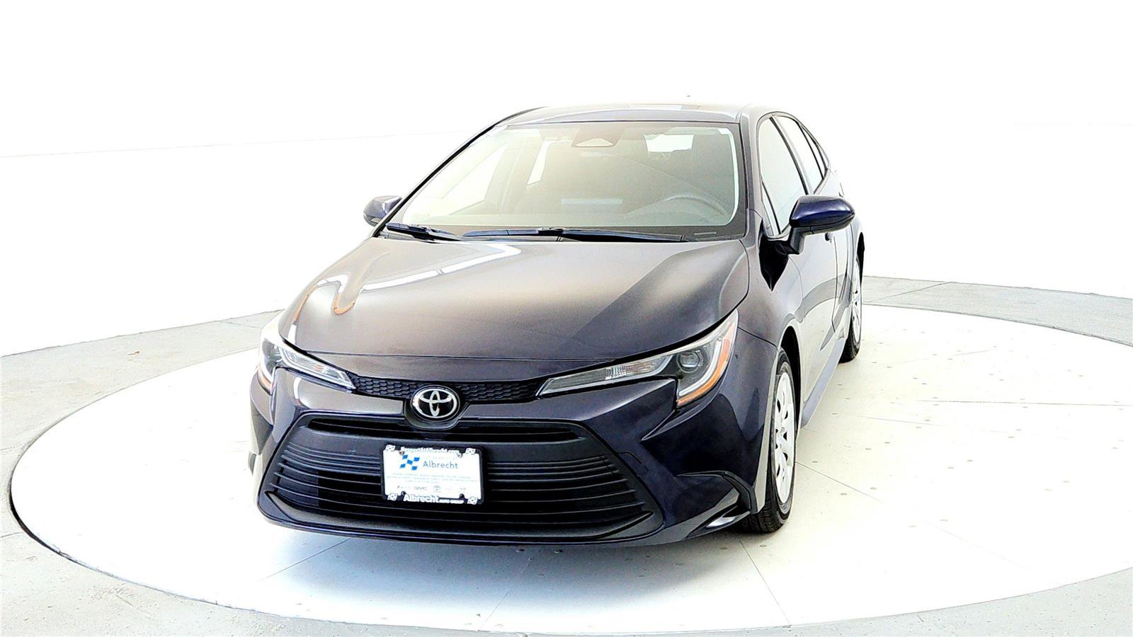 Used 2023 Toyota Corolla LE FWD image 2