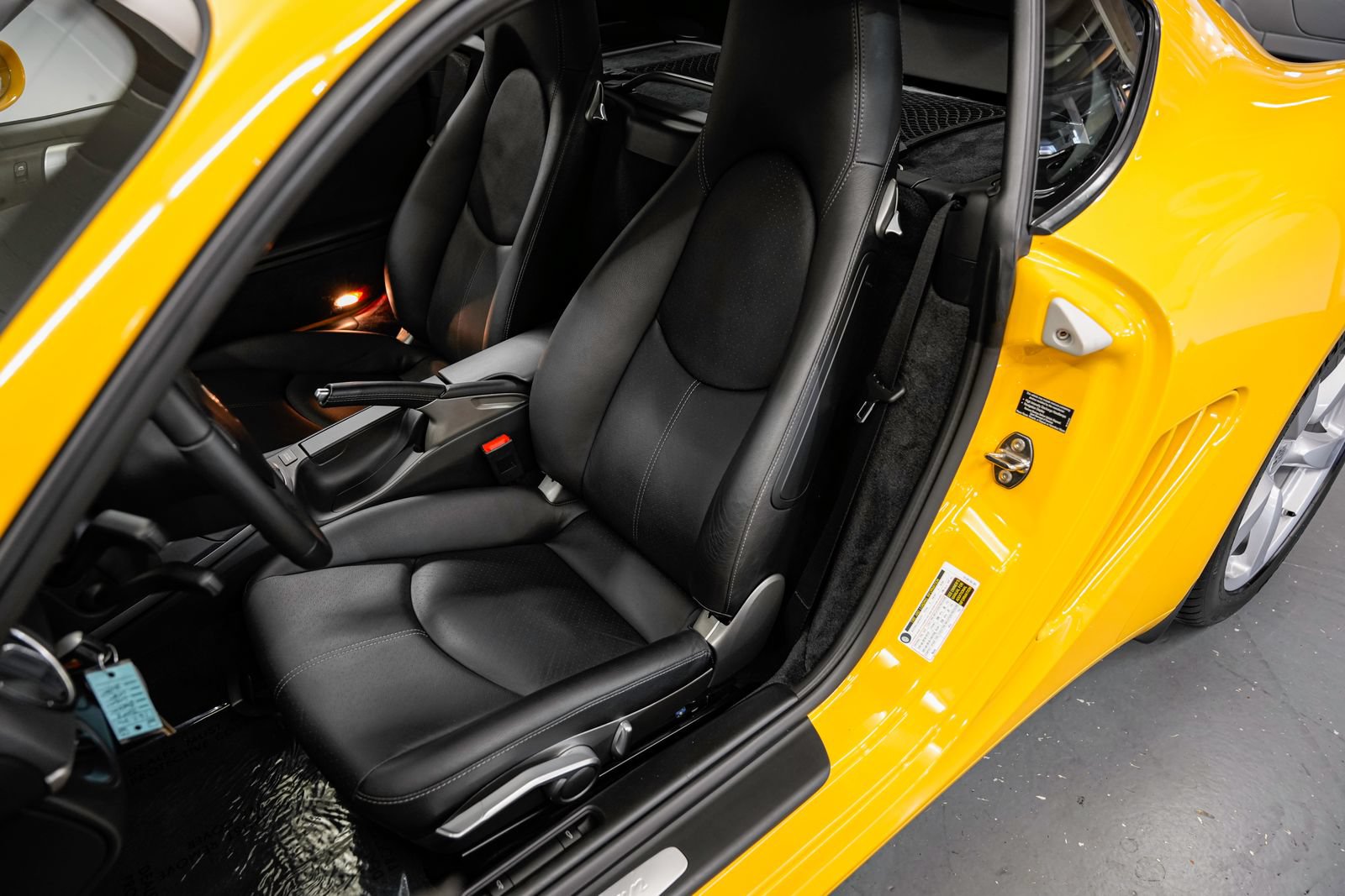 Used 2008 Porsche Cayman RWD image 17