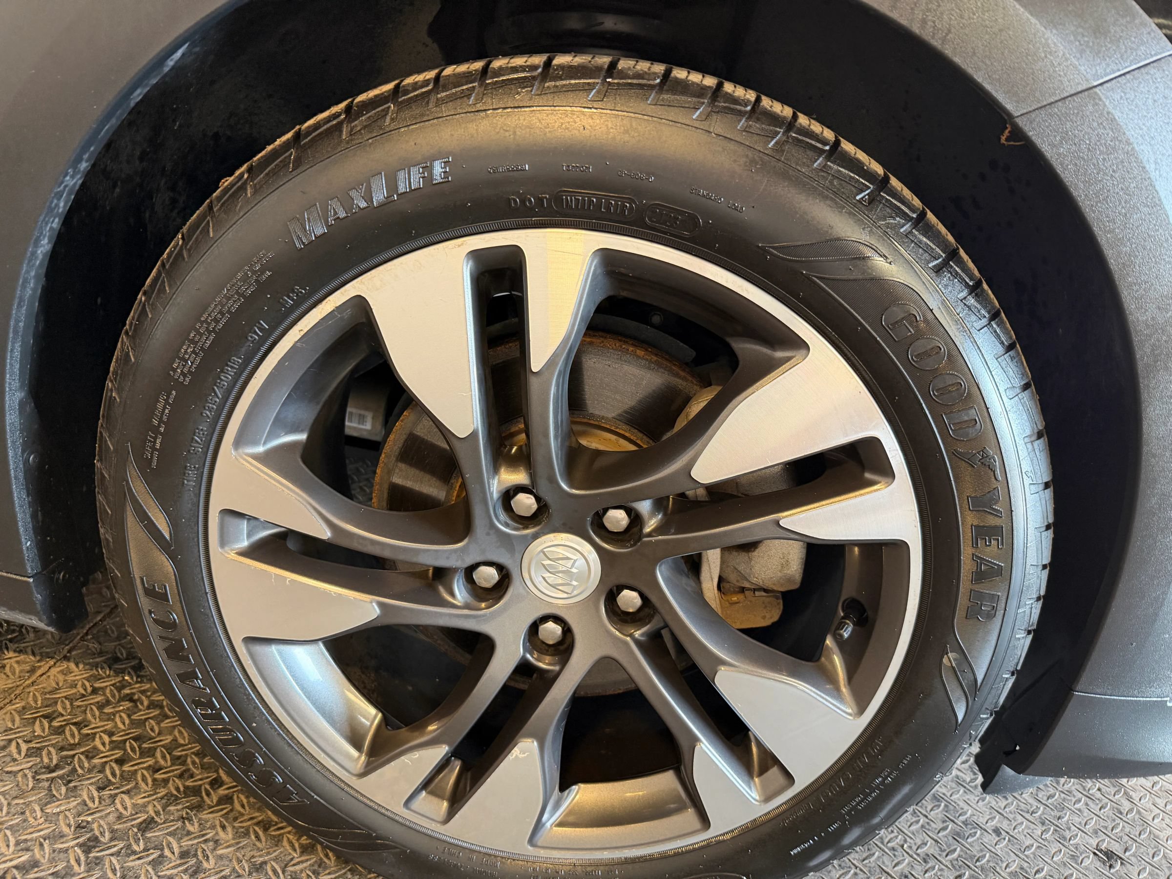 Used 2018 Buick Regal Essence w/ Driver Confidence Package #1 AWD/4WD image 39