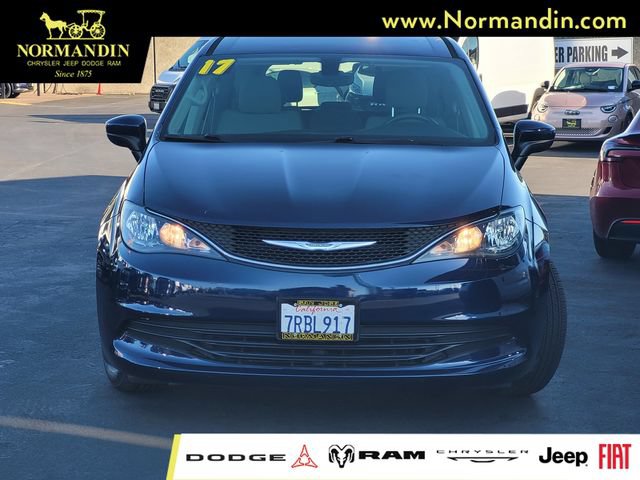 Used 2017 Chrysler Pacifica LX FWD image 2
