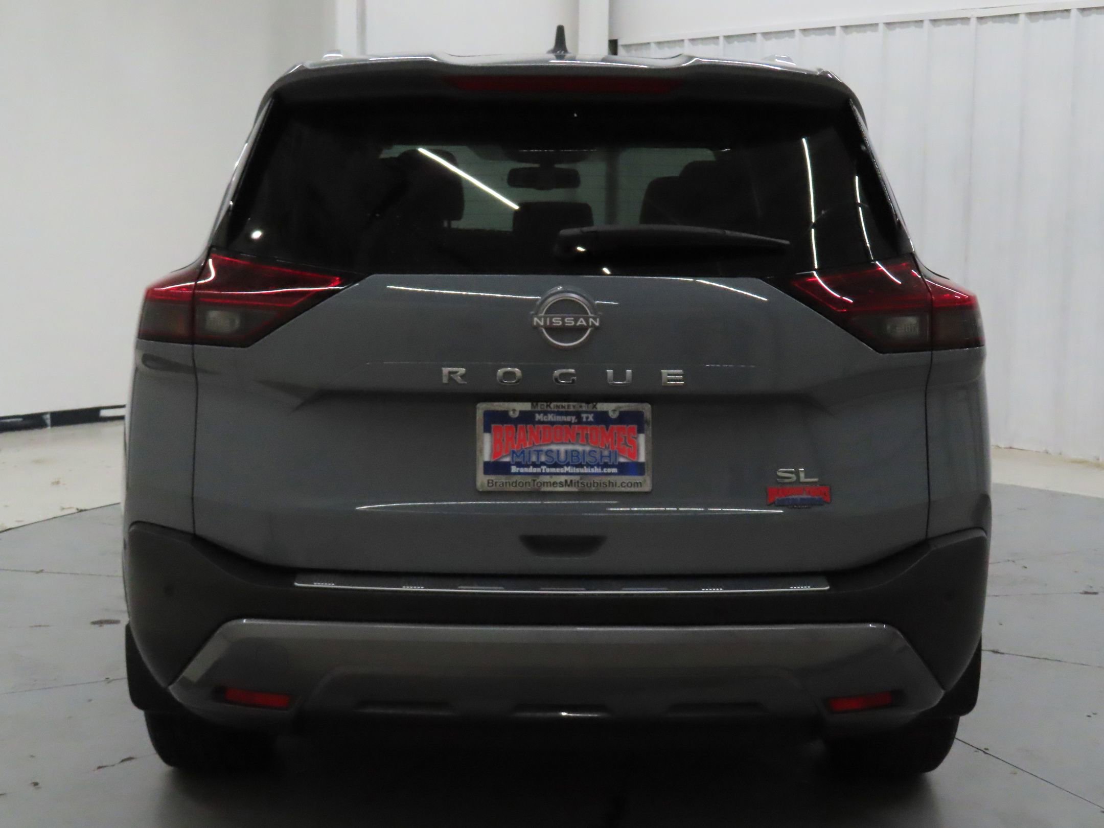 Used 2023 Nissan Rogue SL w/ SL Premium Package image 4