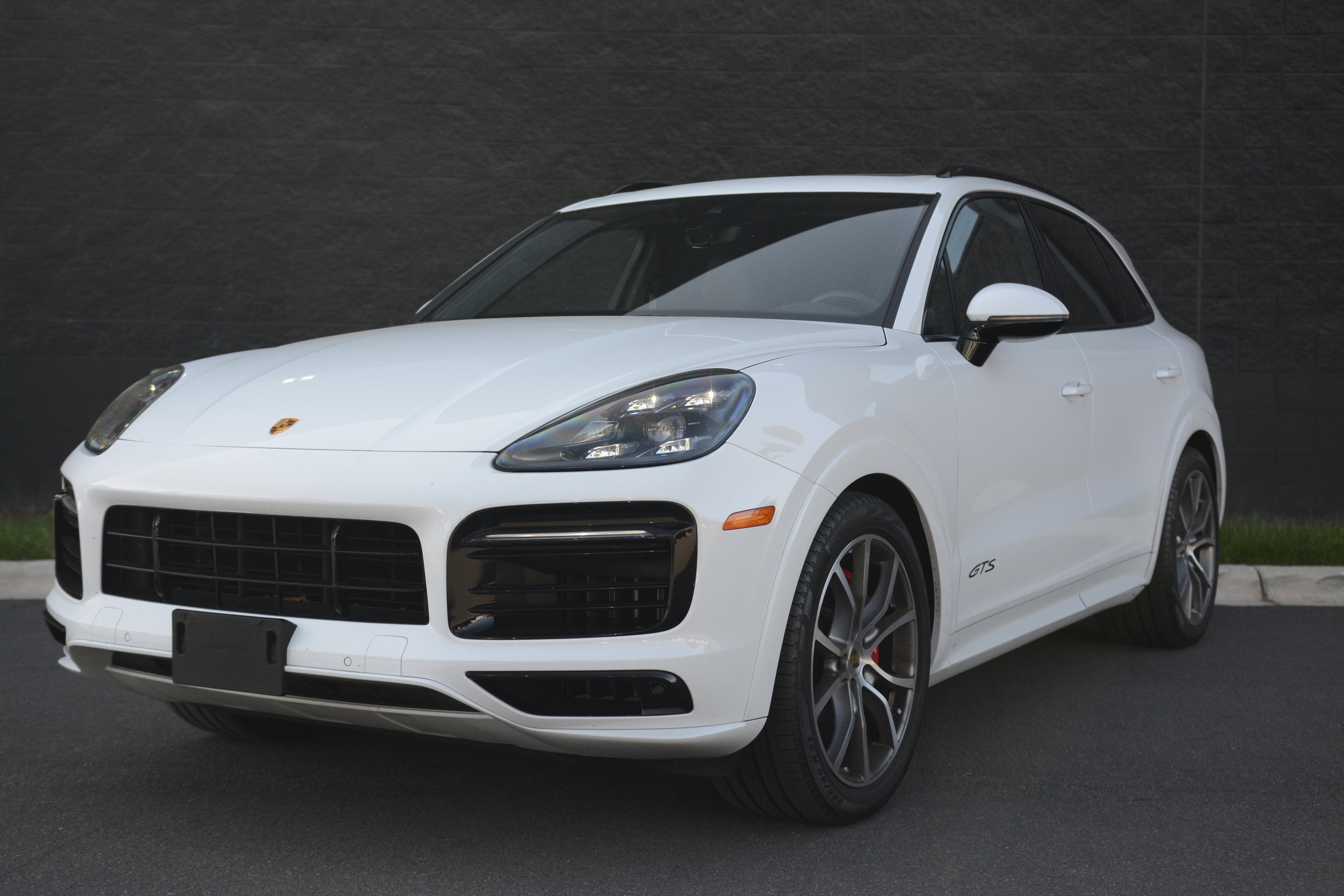 Certified 2022 Porsche Cayenne GTS AWD/4WD image 1