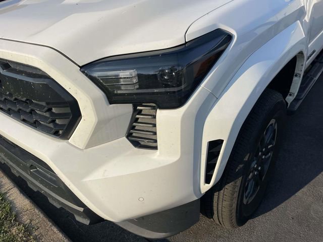 Used 2024 Toyota Tacoma TRD Sport w/ TRD Sport Upgrade Package AWD/4WD image 5