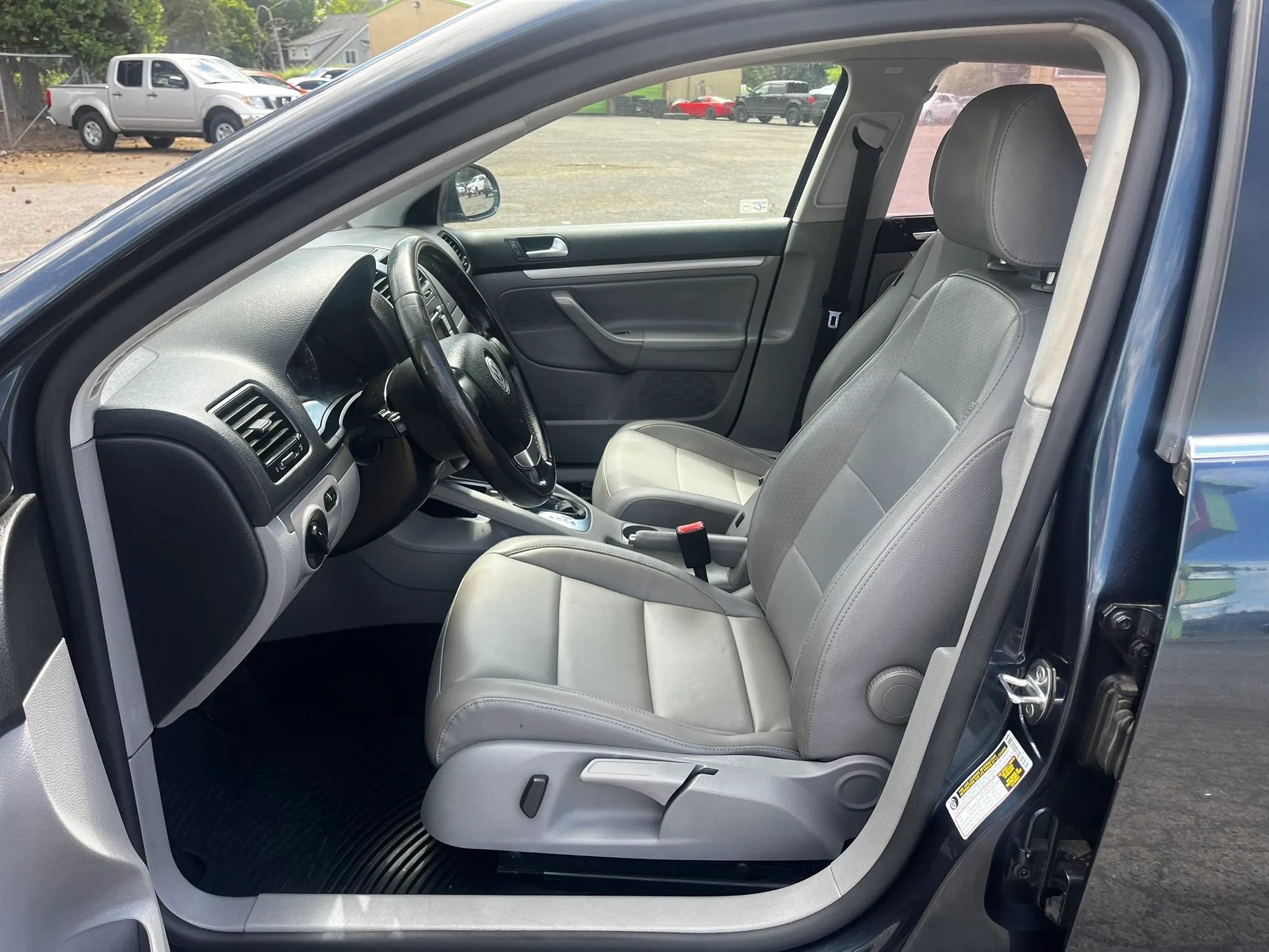 Used 2009 Volkswagen Jetta SE FWD image 9