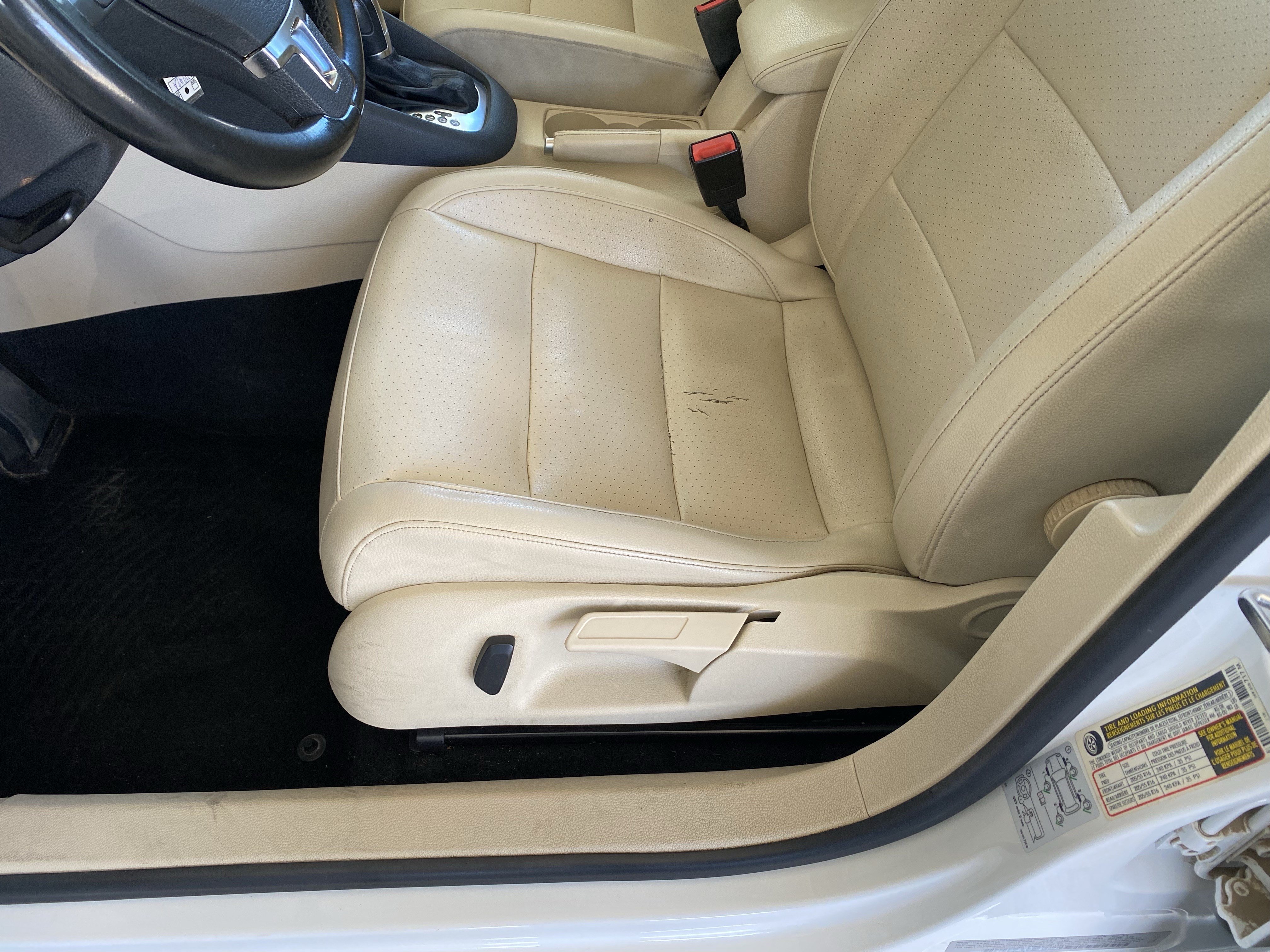 Used 2011 Volkswagen Jetta TDI FWD image 12