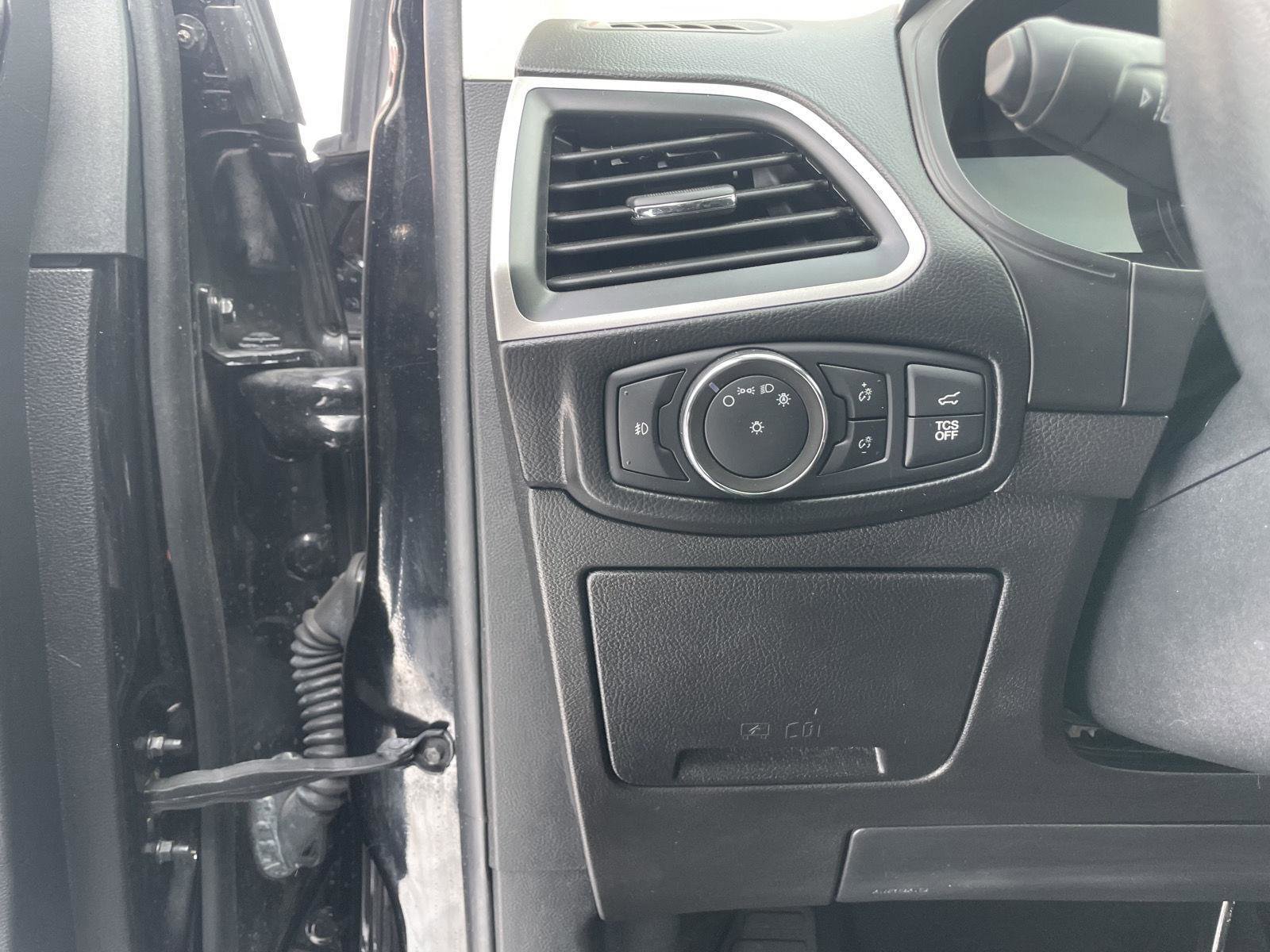 Used 2022 Ford Edge SEL w/ Convenience Package image 12