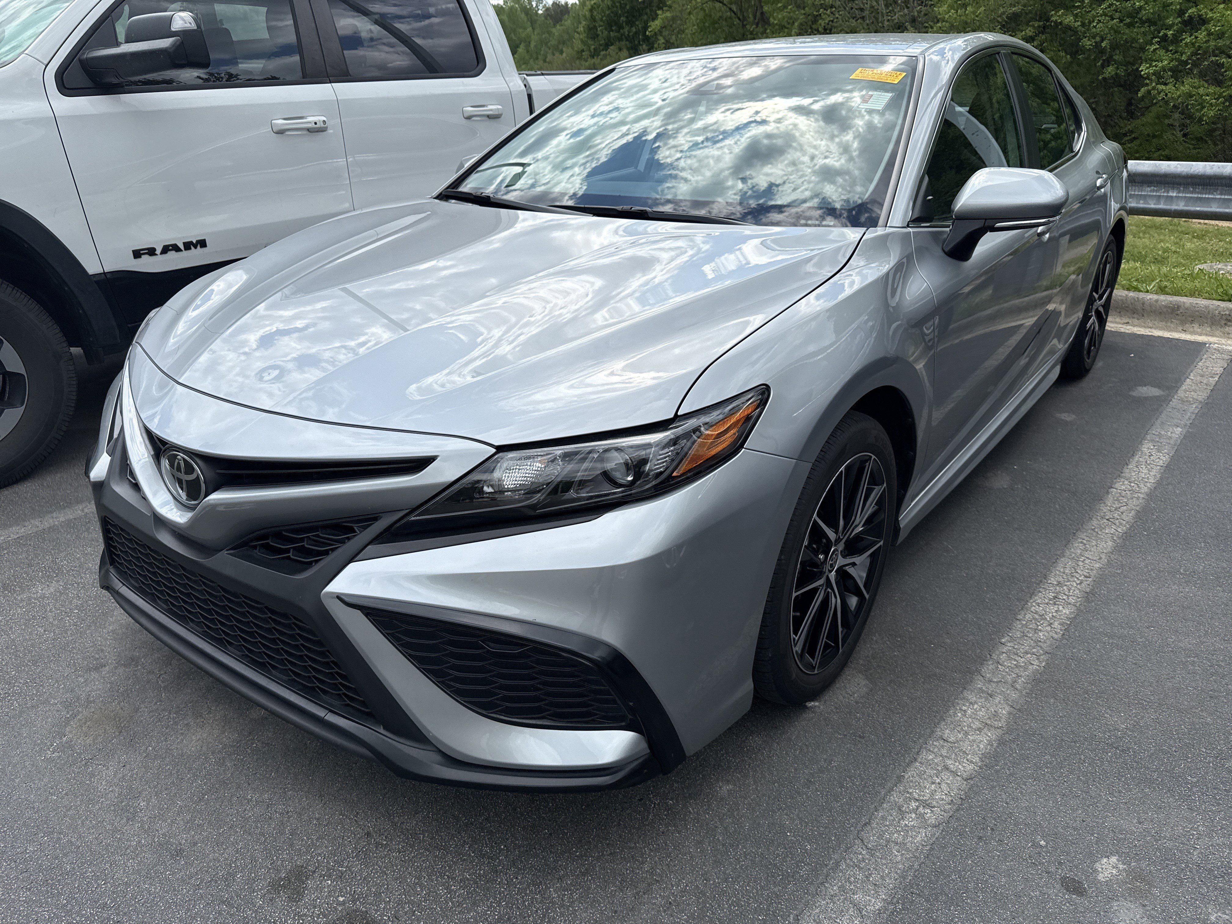 Used 2023 Toyota Camry SE w/ Convenience Package image 39