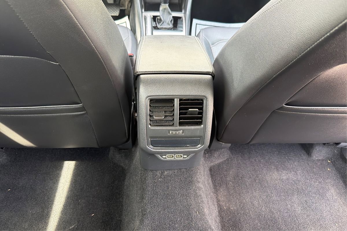 Used 2022 Volkswagen Passat 2.0T SE FWD image 21