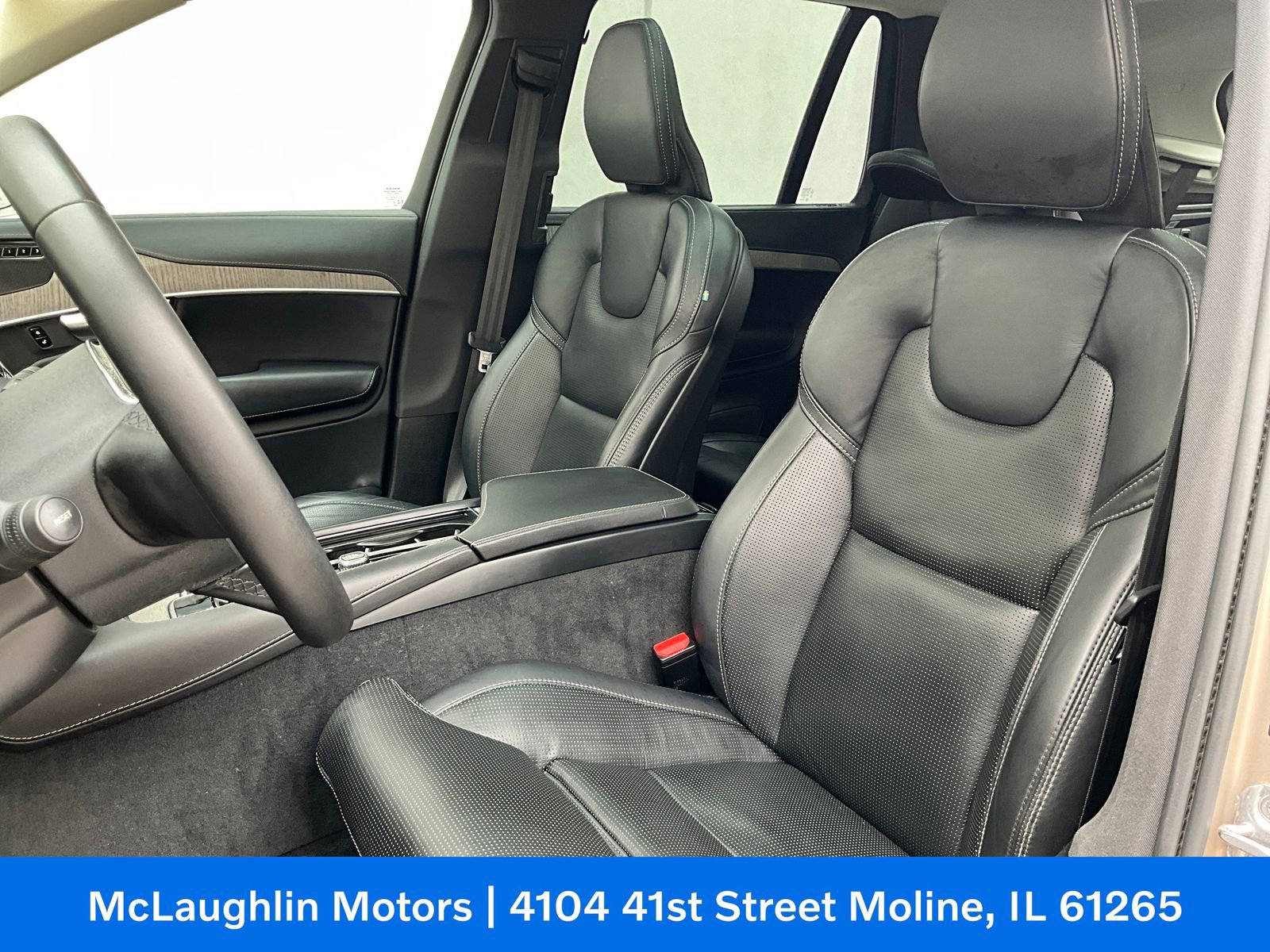 Certified 2023 Volvo XC90 B6 Ultimate w/ Protection Package Premier image 8