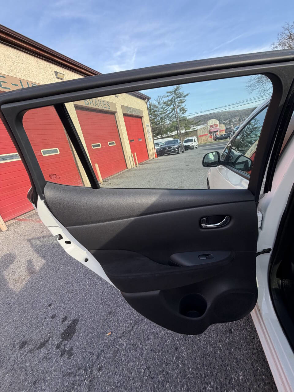 Used 2015 Nissan Leaf S w/ Charge Package image 28