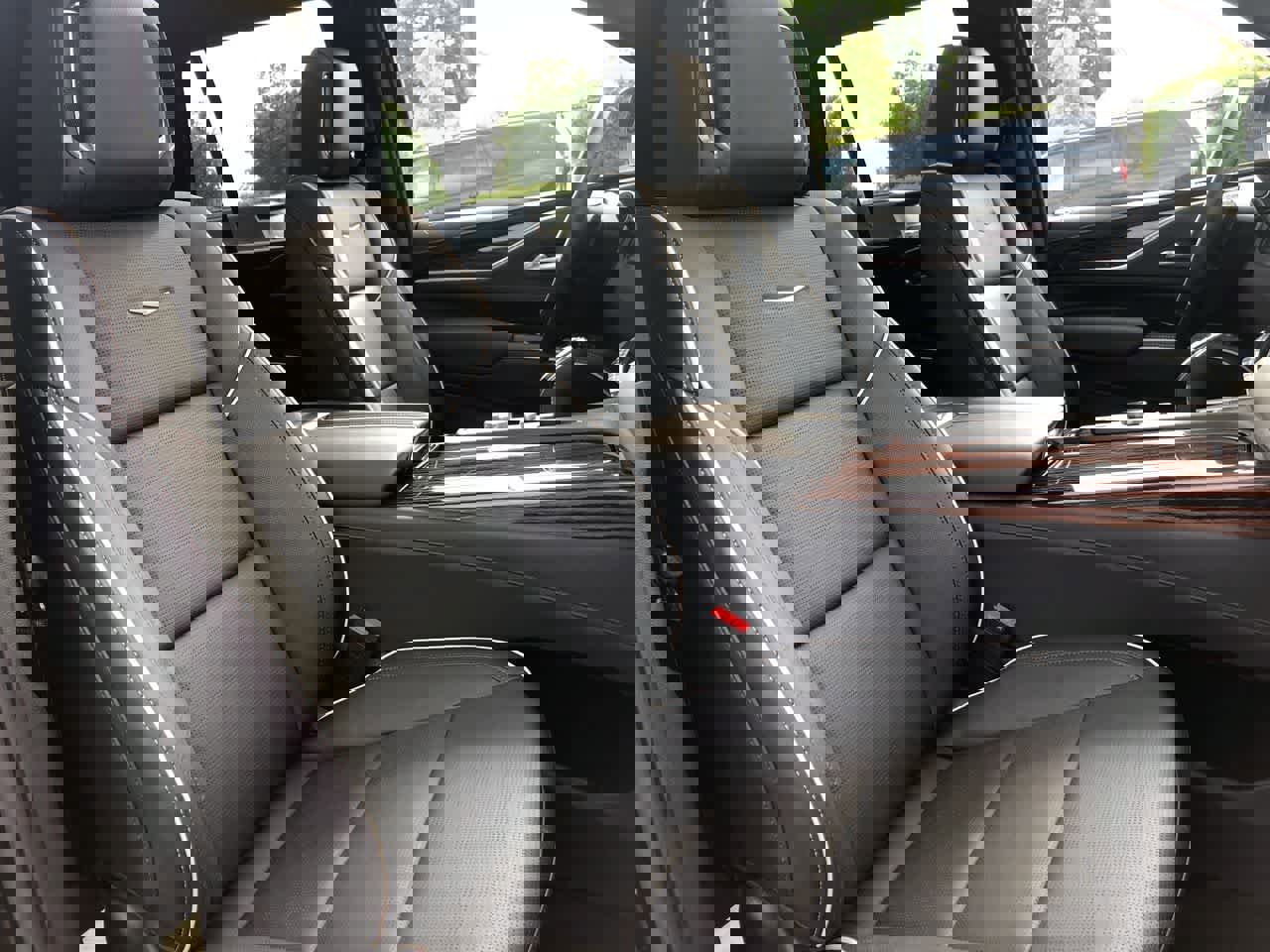 Used 2023 Cadillac Escalade Premium Luxury image 14