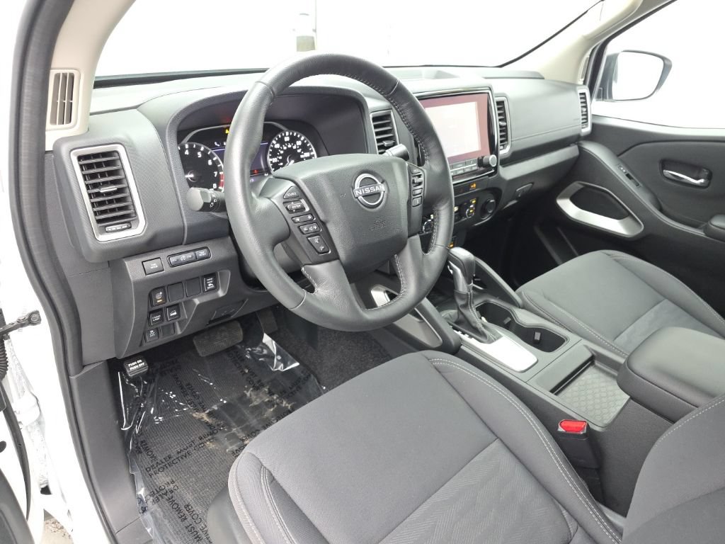 Used 2024 Nissan Frontier SV w/ SV Convenience Package AWD/4WD image 15