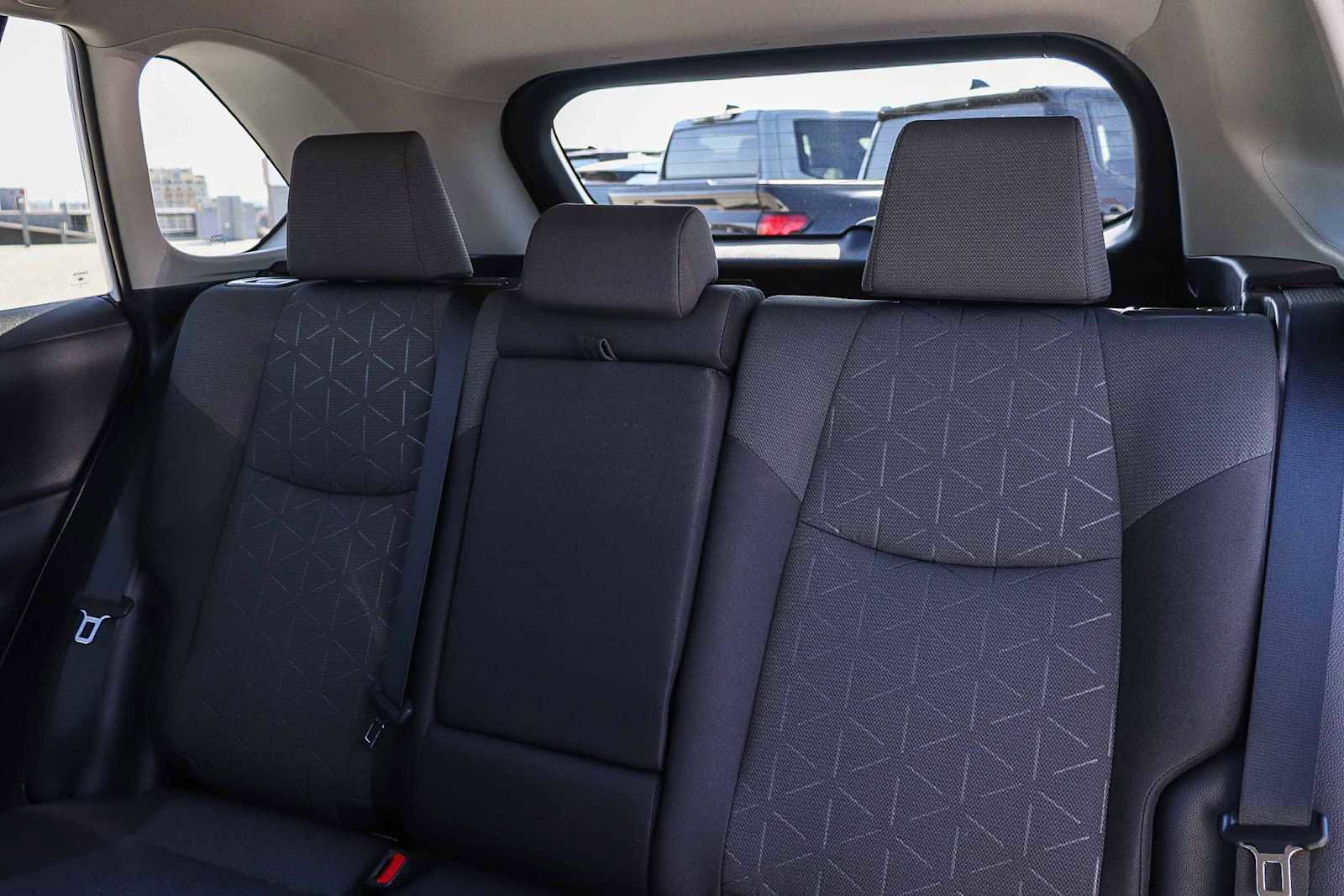 Used 2022 Toyota RAV4 XLE image 25