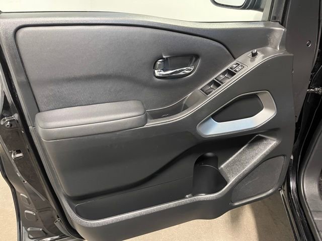 Used 2024 Nissan Frontier SV image 20