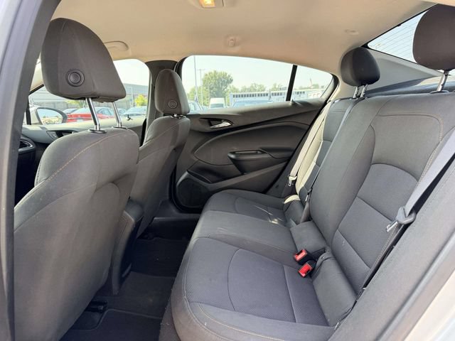 Used 2017 Chevrolet Cruze LS FWD image 13
