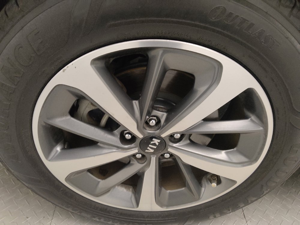 Used 2019 Kia Sorento EX image 31