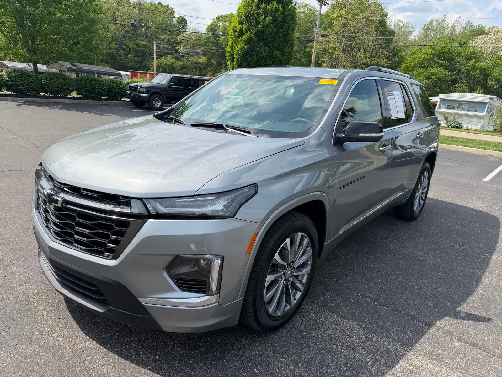Used 2023 Chevrolet Traverse Premier w/ LPO, Floor Liner Package AWD/4WD image 7