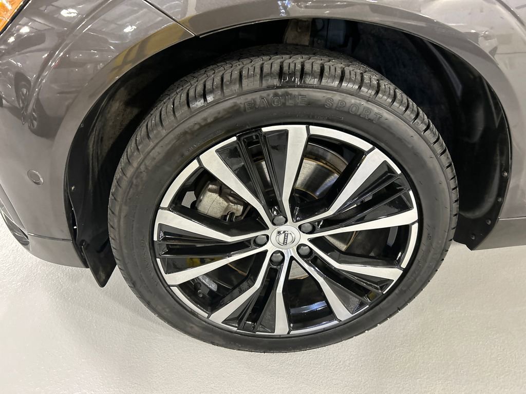 Certified 2023 Volvo XC60 T8 Ultimate w/ Climate Package image 8