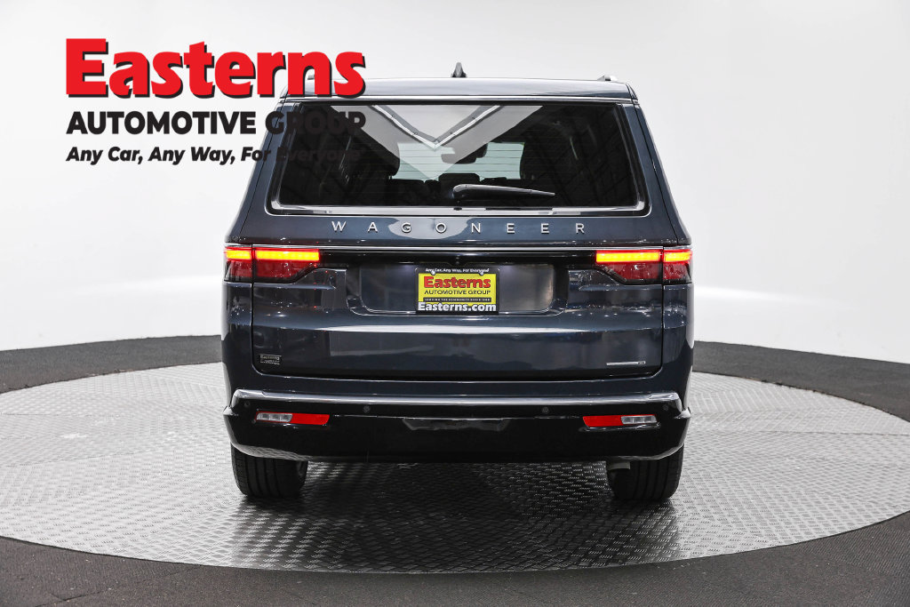 Used 2024 Jeep Wagoneer L Series II w/ Flexible Seating Group RWD image 8