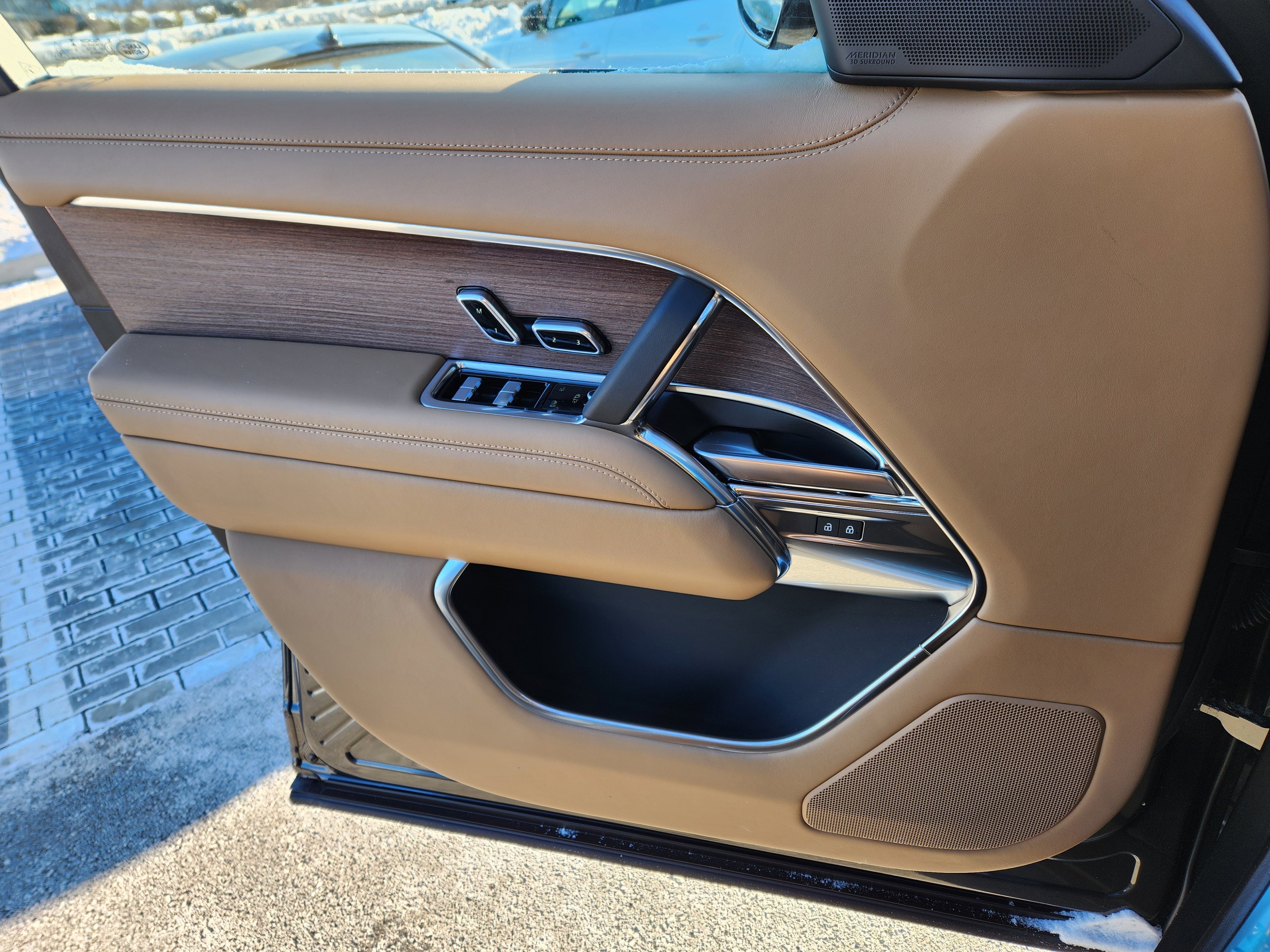 New 2026 Land Rover Range Rover Long Wheelbase SE image 16