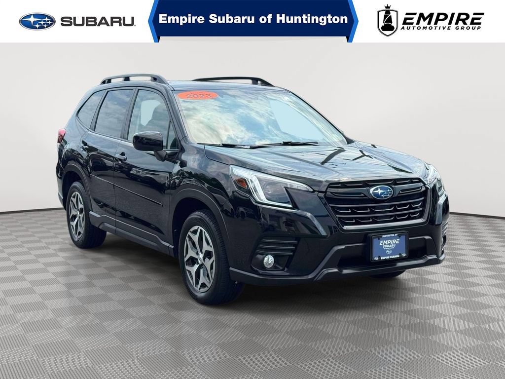 Used 2023 Subaru Forester Premium AWD/4WD image 1